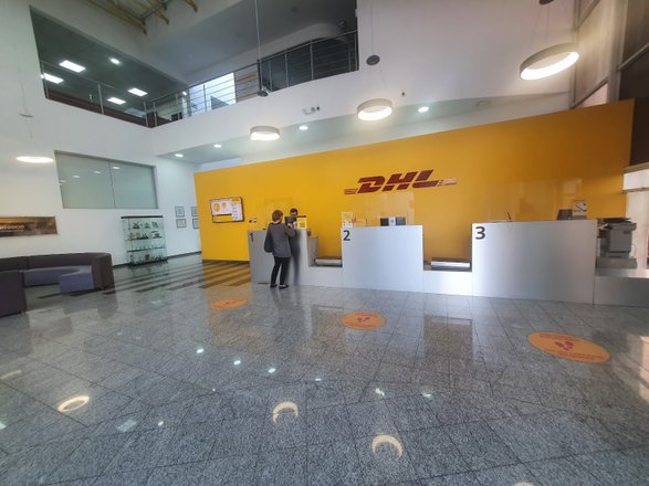 Arriba 26+ imagen dhl express corporate office quito